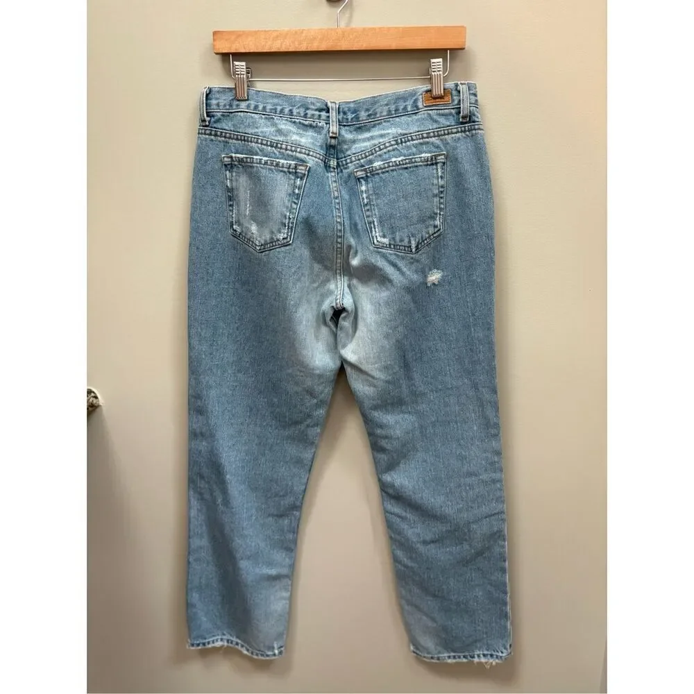 London fog 12 light wash distressed straight cut baggy Mom jeans no stretch ￼